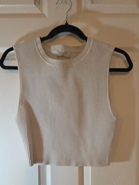 Babaton White Ribbed Sleeveless Crop Tank